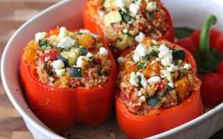Перец, фаршированный мясом и рисом, в духовке