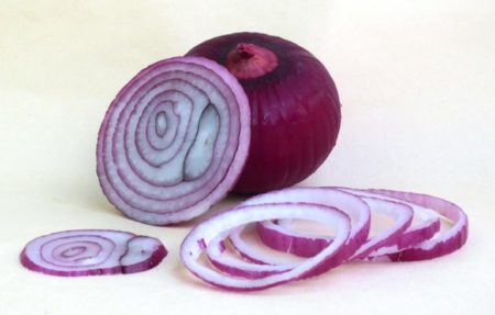 Лук, нарезанный кольцами