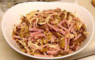салат с языком и шампиньонами и огурцами